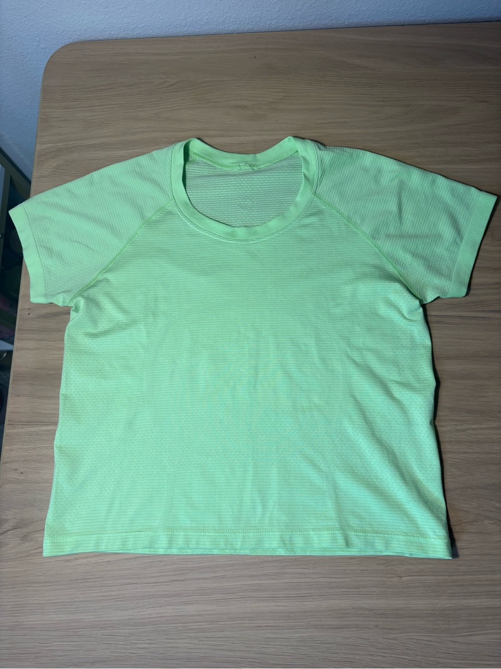 Lululemon Lime Green Swiftly Tech Cropped 1.0 T-shirt Size 10